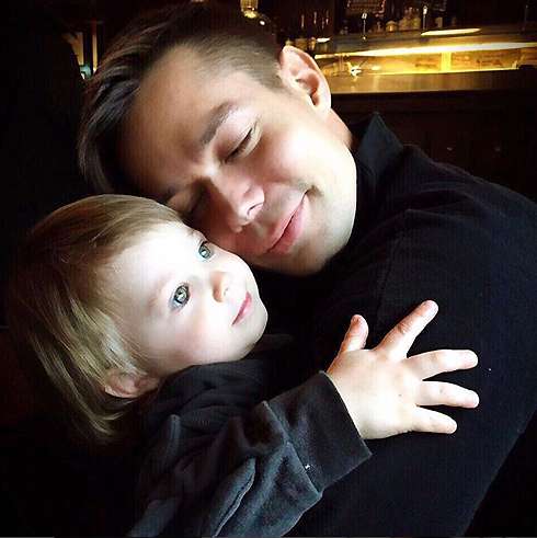 Сын Стаса Пьехи, по мнению большинства, похож на отца Сын Стаса Пьехи, по мнению большинства, похож на отца