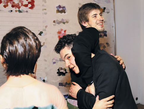 Александр Паль устроил драку на премьере