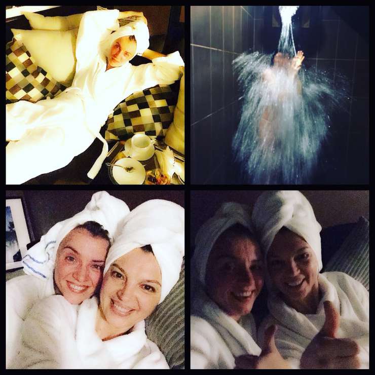 Ксения Алферова и Алиса Толкачева поддержали свою традицию ходить в баню