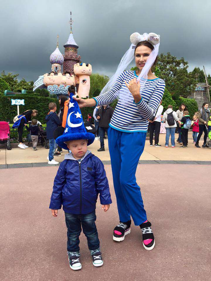 Эвелина Блёданс поедет в Артек вместе с сыном