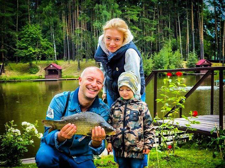 Оксана Акиньшина с семьей