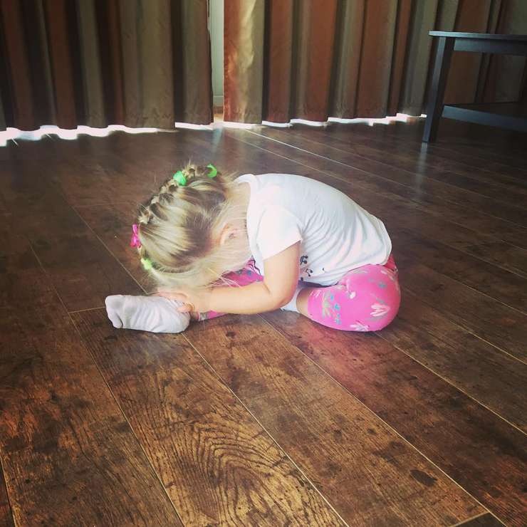 А маленькая Надя, похоже, станет балериной