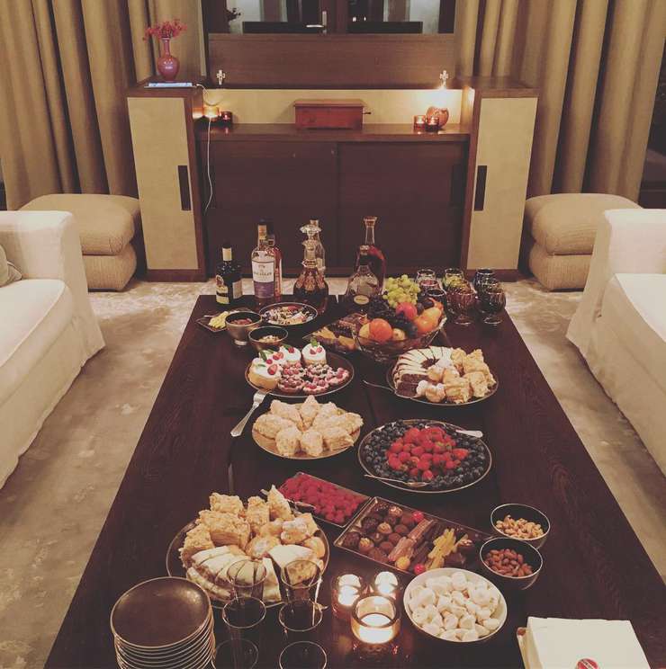 Сладкий стол для беременной Собчак не проблема