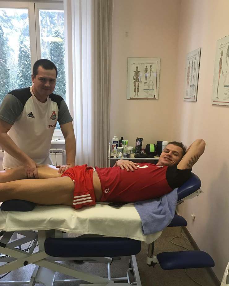 По слухам, из-за скандального развода с Бузовой, у Тарасова могут аннулировать контракт