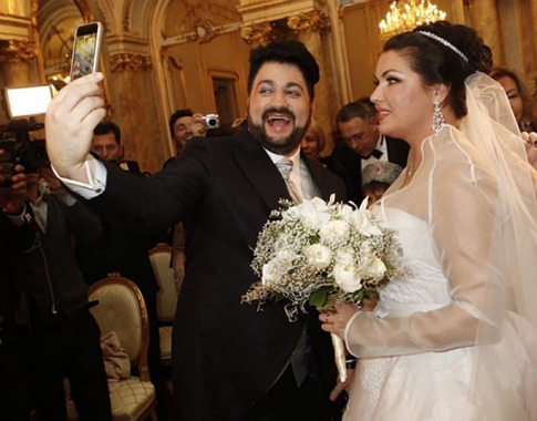 В Сеть попали первые фотографии со свадьбы Нетребко