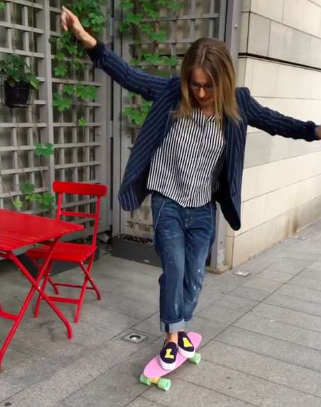 ...и у нее не видно живота ...и у нее не видно живота