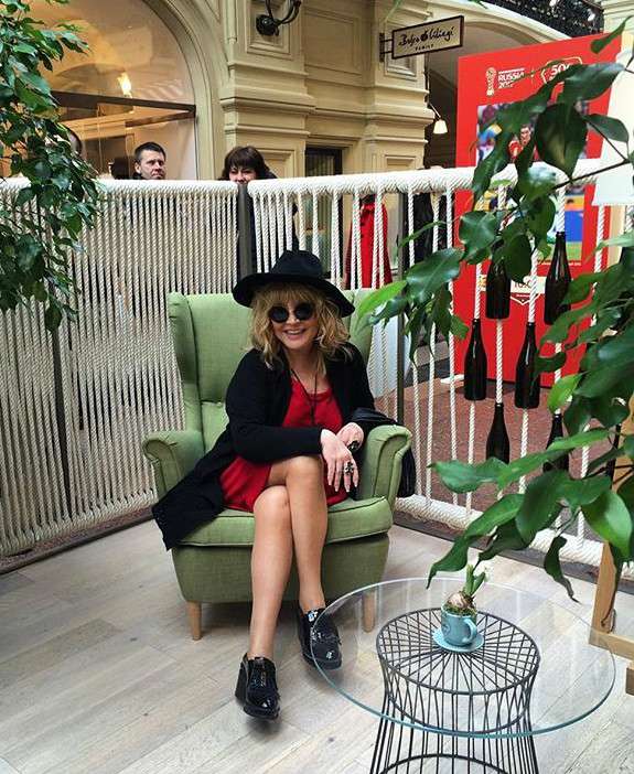 Пугачева охотно позировала всем желающим