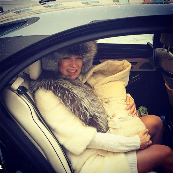 Олеся с новорожденным сыном