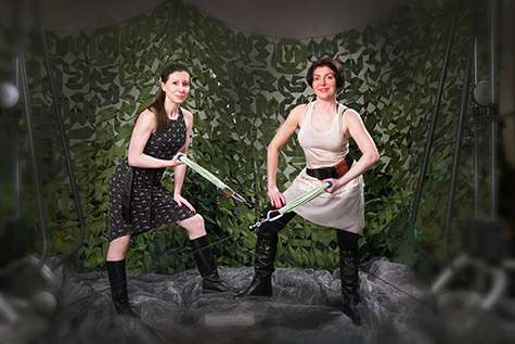 Тяга нижнего блока к себе. Укрепляет мышцы спины, трехглавые, рук. Тяга нижнего блока к себе. Укрепляет мышцы спины, трехглавые, рук.