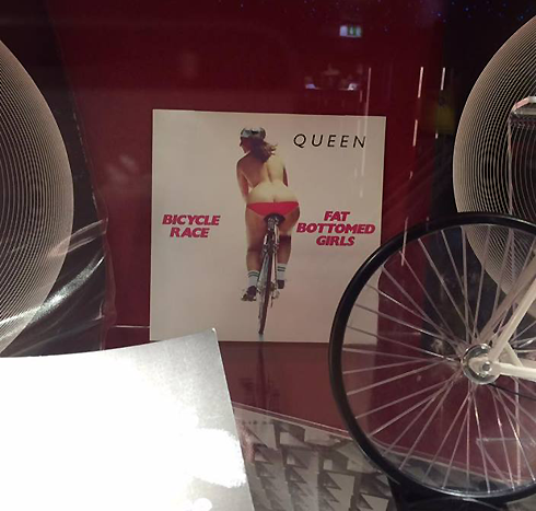 Обложка альбома «Bicycle race»