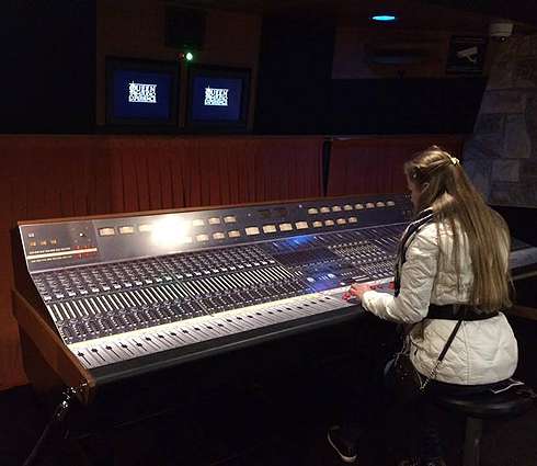 Сейчас на месте студии Mountain Studios открыт мини-музей, посвященный творчеству группы Queen Сейчас на месте студии Mountain Studios открыт мини-музей, посвященный творчеству группы Queen