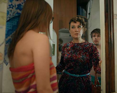 В киносериале «Кризис нежного возраста» Ольга играет маму инфантильного молодого человека