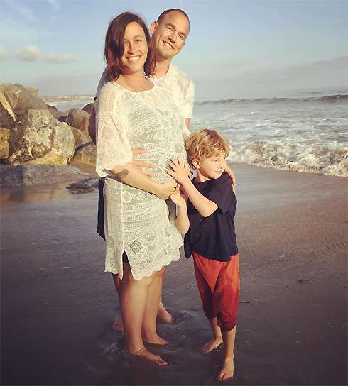 Аланис Мориссетт с мужем и сыном