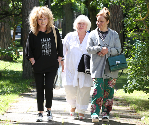 Как Алла Пугачева проводит время на Рижском взморье