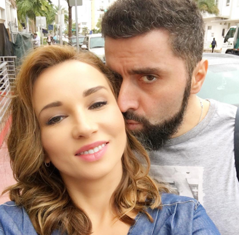 Анфису Чехову в США разлучили с мужем