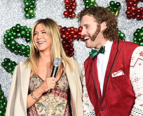 Дженнифер Энистон в том самом пальто