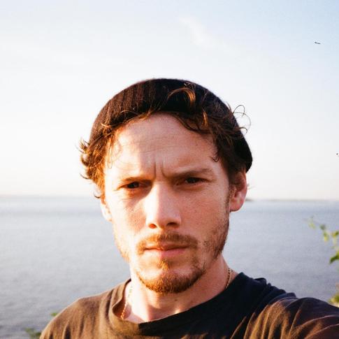 Антон Ельчин был раздавлен своим джипом