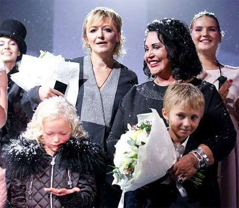 Надежда Бабкина представила новую коллекцию одежды «Русская зима. ХХI век»