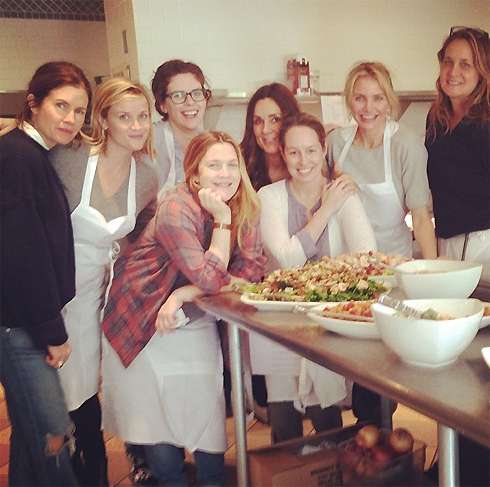 На официальный «бэйби шауэр» Дрю собралось около 50 человек На официальный «бэйби шауэр» Дрю собралось около 50 человек