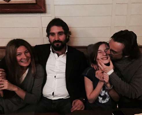 Клипмейкер Алан Бадоев (крайний справа) был вторым мужем Жанны, они прожили вместе девять лет. В этом браке родилась дочь Лолита