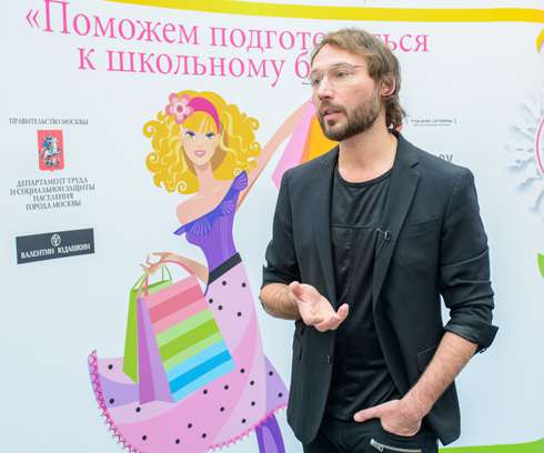 Известный звездный стилист по волосам Дмитрий Винокуров сделает бесплатно укладки на бал выпускников 