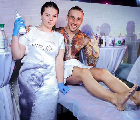 Юрий Шереметьев на себе испробовал эпиляцию сахаром