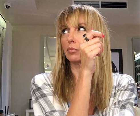 Светлана удивила поклонников своей новой прической с челкой