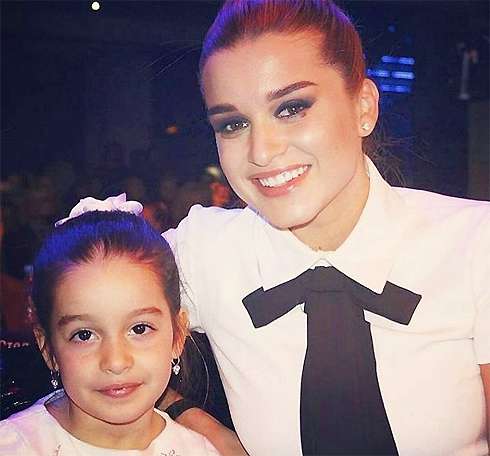 Ксения Бородина отвела дочь в школу