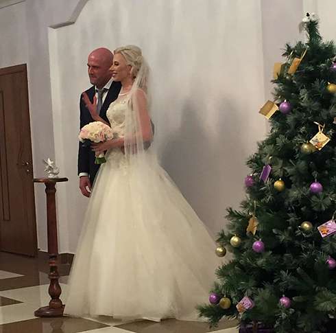 Вчера Ксения побывала на свадьбе своей подруги Елены Шайкиной, которая является кастинг-директором на знаменитой телестройке