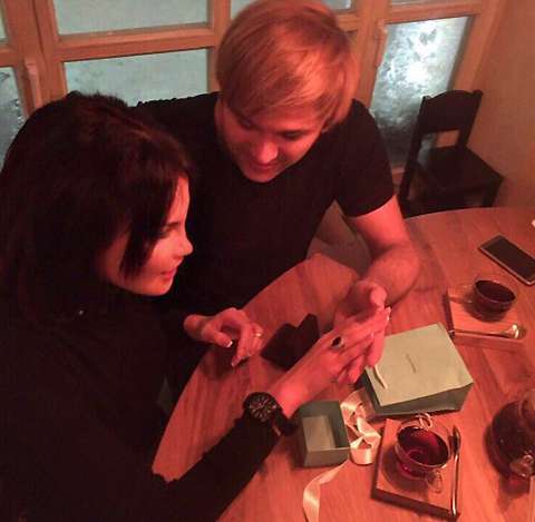 Предложение руки и сердца Тима Брик сделал любимой незадолго до своей смерти Предложение руки и сердца Тима Брик сделал любимой незадолго до своей смерти