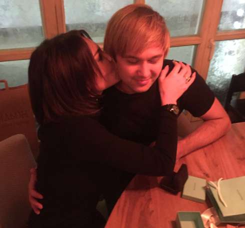 Тима Брик подарил Гривковской дорогое обручальное кольцо Тима Брик подарил Гривковской дорогое обручальное кольцо