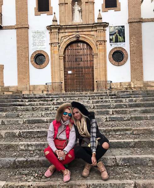 buzova86: «Моя жизнь, Марина, я тебе благодарна за все...нет слов, чтоб описать мою благодарность тебе...люблю тебя!»