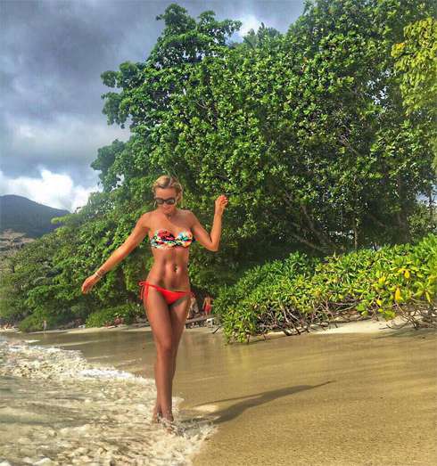 На этом снимке неожиданно появился накаченный пресс