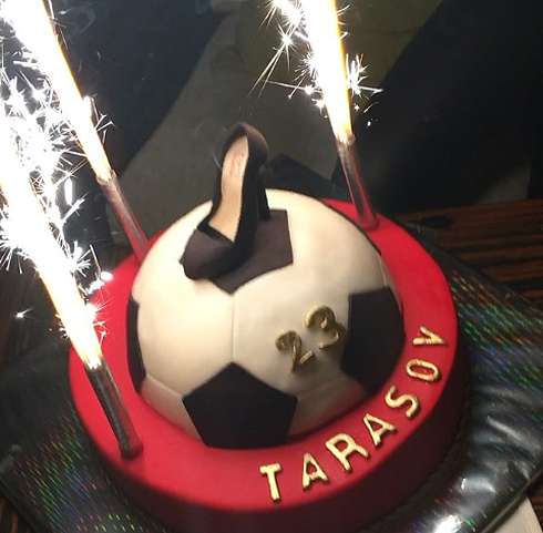 buzova86: «Приехали погреться после сюрприза на стадионе, а тут такое… Спасибо большое нашим друзьям за такой сюрприз»