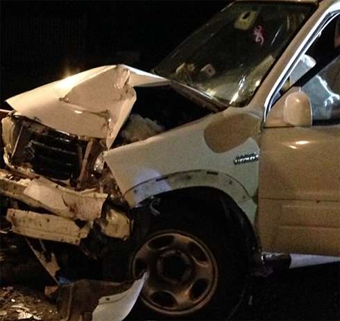 Дом Ким Кэтролл сильно пострадал в результате врезавшегося в него внедорожника Дом Ким Кэтролл сильно пострадал в результате врезавшегося в него внедорожника