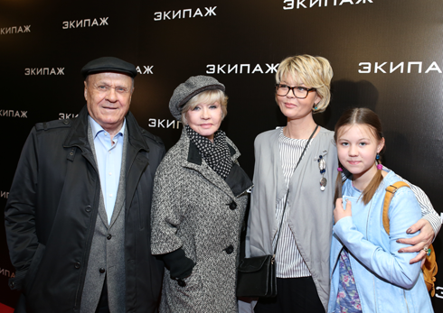 Вера Алентова с мужем Владимиром Меньшовым, дочкой Юлией Меньшовой и внучкой Таисией