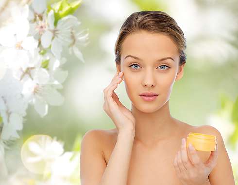 Выбираем уход за лицом по возрасту