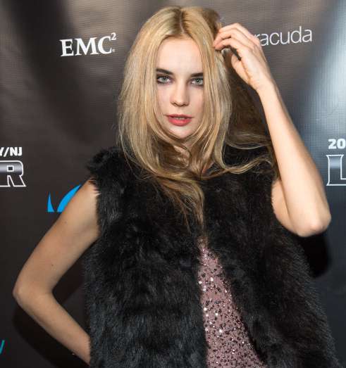 Ради съемок в кино Кира Дихтяр перекрасилась в блондинку Ради съемок в кино Кира Дихтяр перекрасилась в блондинку