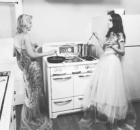 Русские модели Кира Дихтяр и Евгения Кузьмина покажут американцам свою жизнь