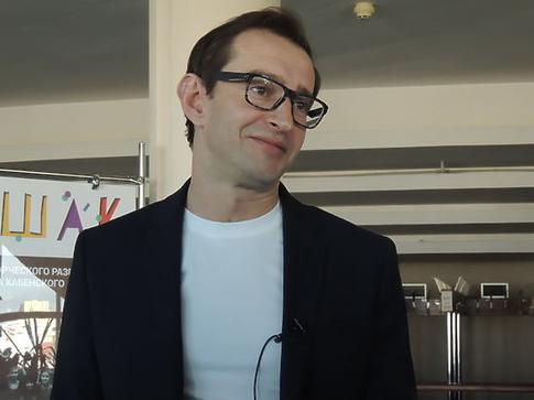 Хабенский прокомментировал слухи о беременности жены