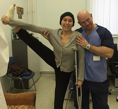 Дарья Екамасова сломала ногу на шоу «Без страховки»