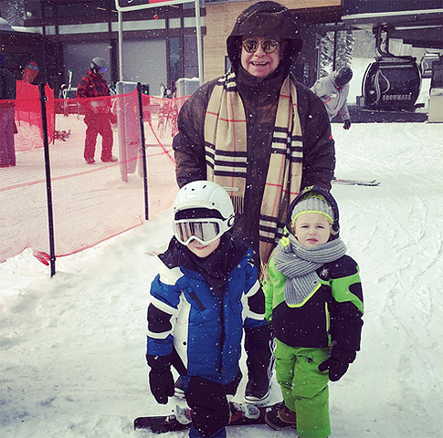 У Элтона Джона скоро появится дочь?