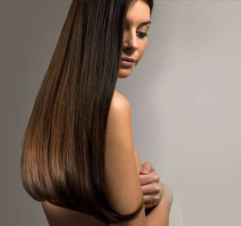Эксперт WomanHit.ru рекомендует Аиде перекрасить волосы в более темный цвет