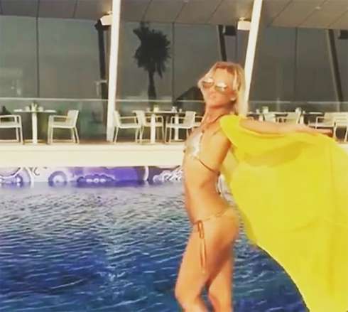 В новом видео Федункив высмеяла манеру Бузовой позировать