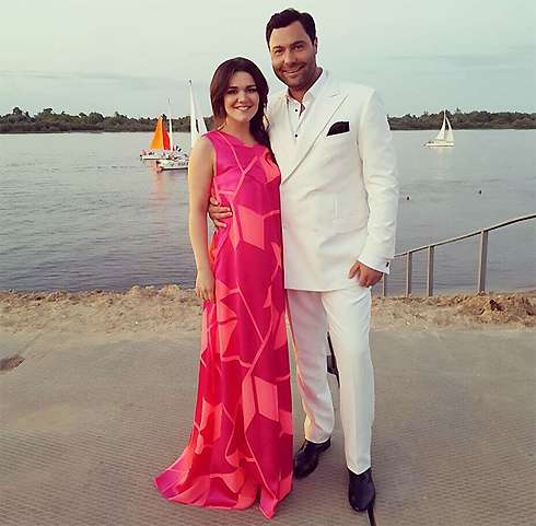 Это платье Гариповой вызвало много вопросов у фанатов Это платье Гариповой вызвало много вопросов у фанатов