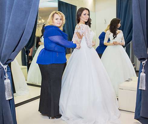 Все свадебные платья Анне Грачевской подарит ее жених Артем Кузякин