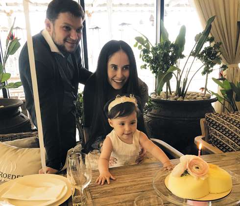 Илана Юрьева, ее муж Дмитрий и виновница торжества Диана