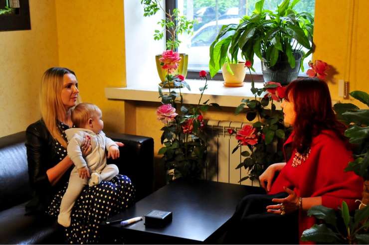 Супруга Романа на приеме в стоматологической клинике