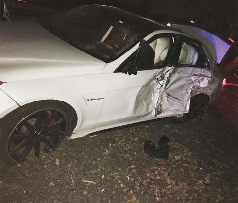 Каспер Смарт разбил свою машину, врезавшись в дерево