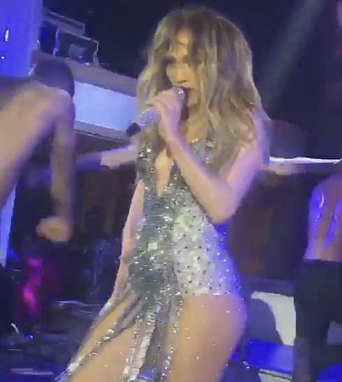 Дженнифер Лопес выступила в Москве на свадьбе сына миллиардера